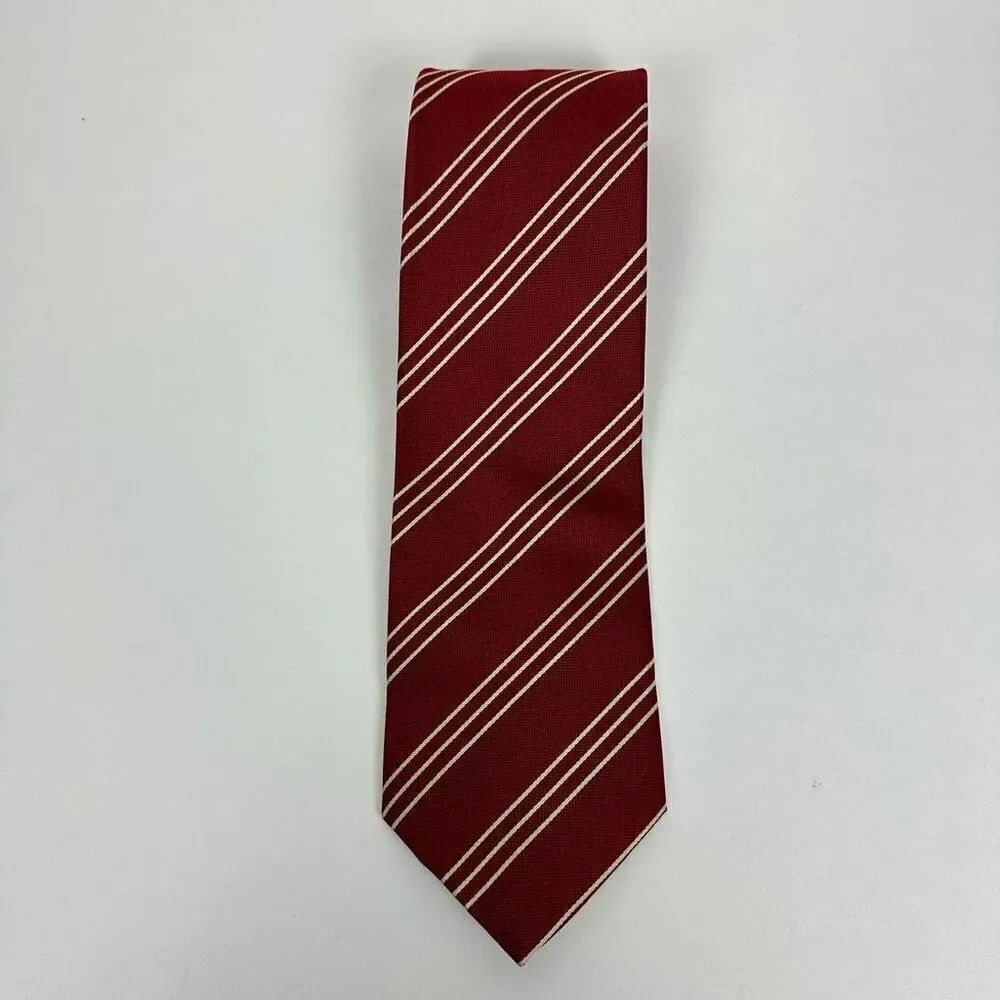 Hugo Boss Mens Necktie Tie 100 % Silk Red Striped Size 4/60”  Made in Italy